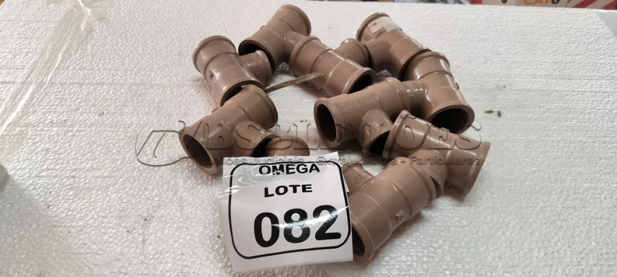 LOTE 082 - 10 TÊS COM REDUÇÃO, SOLD. Ø 40 X 32MM PVC MARROM. (NO ESTADO EM QUE SE ENCONTRA. SUJEITO A AVARIAS OCULTAS/VISÍVEIS.)