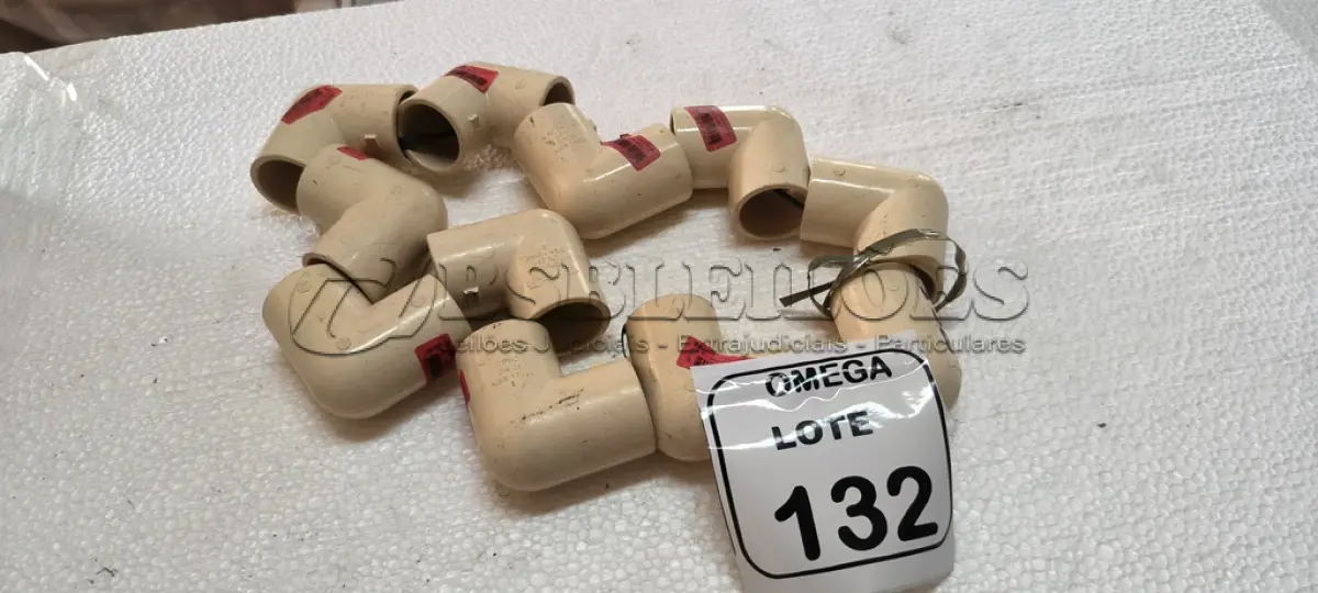 LOTE 132 - 11 JOELHOS 90º SOLD. CPVC - Ø 35MM. (NO ESTADO EM QUE SE ENCONTRA. SUJEITO A AVARIAS OCULTAS/VISÍVEIS.)