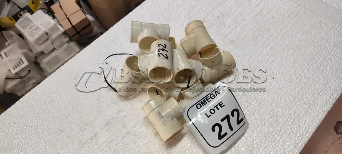 LOTE 272 - 10 TÊS  PVC SOLD. - Ø 40 X 40MM. (NO ESTADO EM QUE SE ENCONTRA. SUJEITO A AVARIAS OCULTAS/VISÍVEIS.)