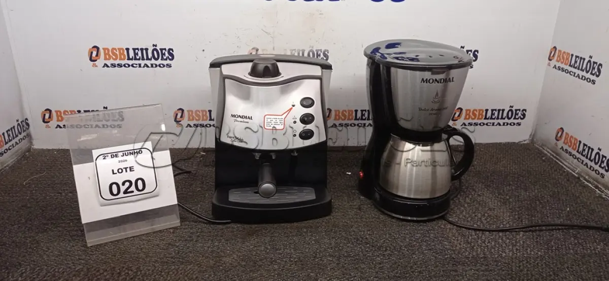 LOTE 020 - 01 MÁQUINA DE CAFÉ EXPRESSO 220V MARCA MONDIAL E 01 CAFETEIRA 220V MARCA MONDIAL. (NO ESTADO) ATENÇÃO! FAZER A VISITAÇÃO ANTES DE ARREMATAR, NÃO SABEMOS SE FUNCIONA, LEILÃO NÃO TEM GARANTIA E NEM DEVOLUÇÃO, SUJEITO A POSSÍVEIS AVARIAS VISÍVEIS/OCULTAS E/OU AUSÊNCIA DE COMPONENTES.