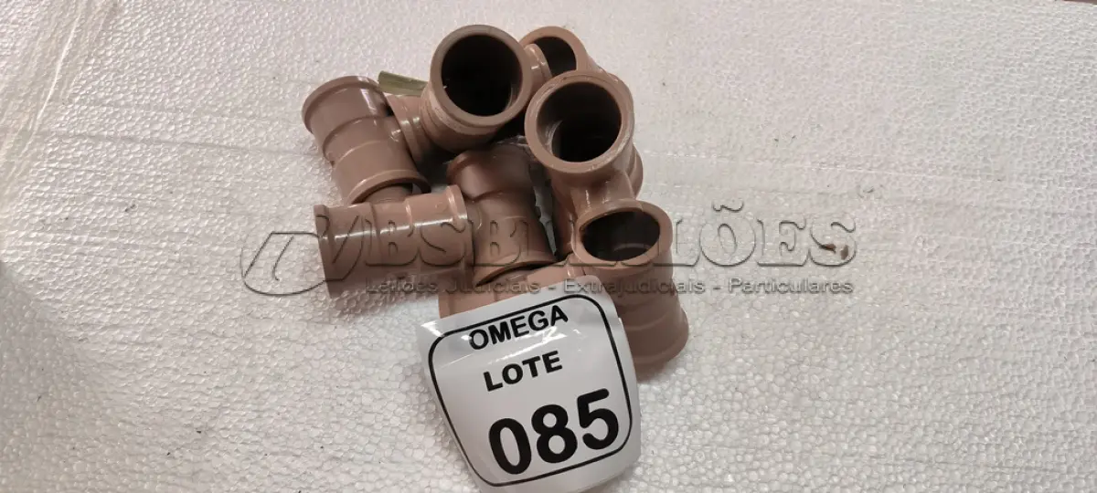 LOTE 085 - 10 TÊS COM REDUÇÃO, SOLD. Ø 40 X 25MM PVC MARROM. (NO ESTADO EM QUE SE ENCONTRA. SUJEITO A AVARIAS OCULTAS/VISÍVEIS.)