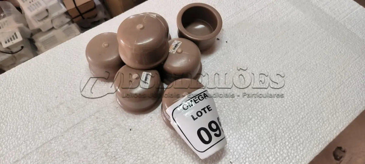 LOTE 095 - 07 CAP TAMPÃO SOLD. Ø 75 - PVC MARROM. (NO ESTADO EM QUE SE ENCONTRA. SUJEITO A AVARIAS OCULTAS/VISÍVEIS.)