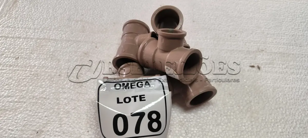 LOTE 078 - 05 TÊS COM REDUÇÃO, SOLD. Ø 40 X 32MM PVC MARROM. (NO ESTADO EM QUE SE ENCONTRA. SUJEITO A AVARIAS OCULTAS/VISÍVEIS.)