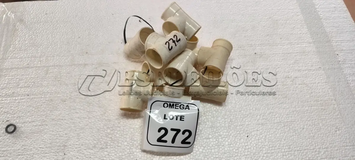 LOTE 272 - 10 TÊS  PVC SOLD. - Ø 40 X 40MM. (NO ESTADO EM QUE SE ENCONTRA. SUJEITO A AVARIAS OCULTAS/VISÍVEIS.)