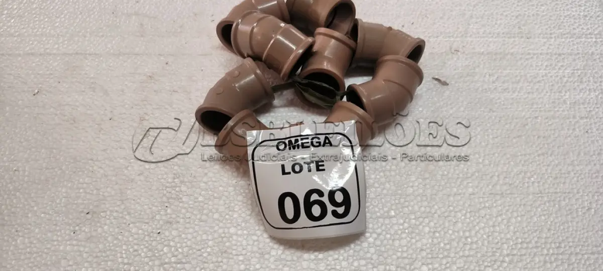 LOTE 069 - 11 JOELHOSS 45º SOLD. Ø 40MM - PVC MARROM. (NO ESTADO EM QUE SE ENCONTRA. SUJEITO A AVARIAS OCULTAS/VISÍVEIS.)