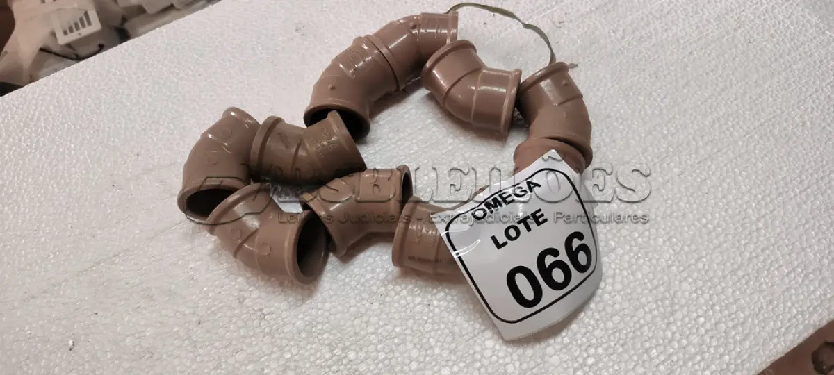 LOTE 066 - 10 JOELHOS 45º SOLD. Ø 40MM - PVC MARROM. (NO ESTADO EM QUE SE ENCONTRA. SUJEITO A AVARIAS OCULTAS/VISÍVEIS.)