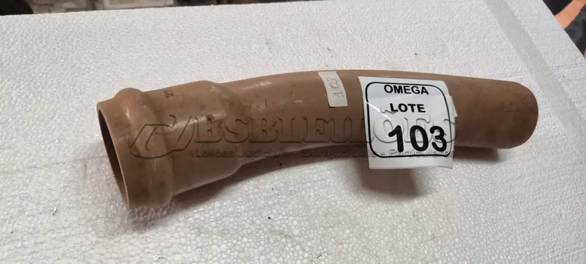 LOTE 103 - 01 CURVA CURTA 45º SOLD. Ø 85 - PVC MARROM. (NO ESTADO EM QUE SE ENCONTRA. SUJEITO A AVARIAS OCULTAS/VISÍVEIS.)
