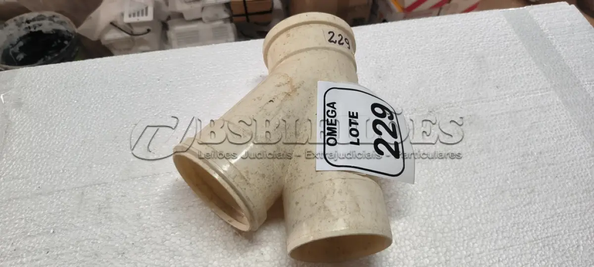 LOTE 229 - 01 JUNÇÃO "Y" PVC SOLD. - Ø 100 X 100MM. (NO ESTADO EM QUE SE ENCONTRA. SUJEITO A AVARIAS OCULTAS/VISÍVEIS.)