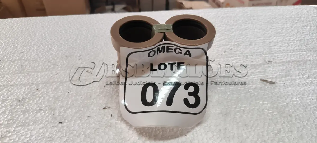LOTE 073 - 02 LUVAS DE CORRER COM ANEL Ø 40MM PVC MARROM. (NO ESTADO EM QUE SE ENCONTRA. SUJEITO A AVARIAS OCULTAS/VISÍVEIS.)