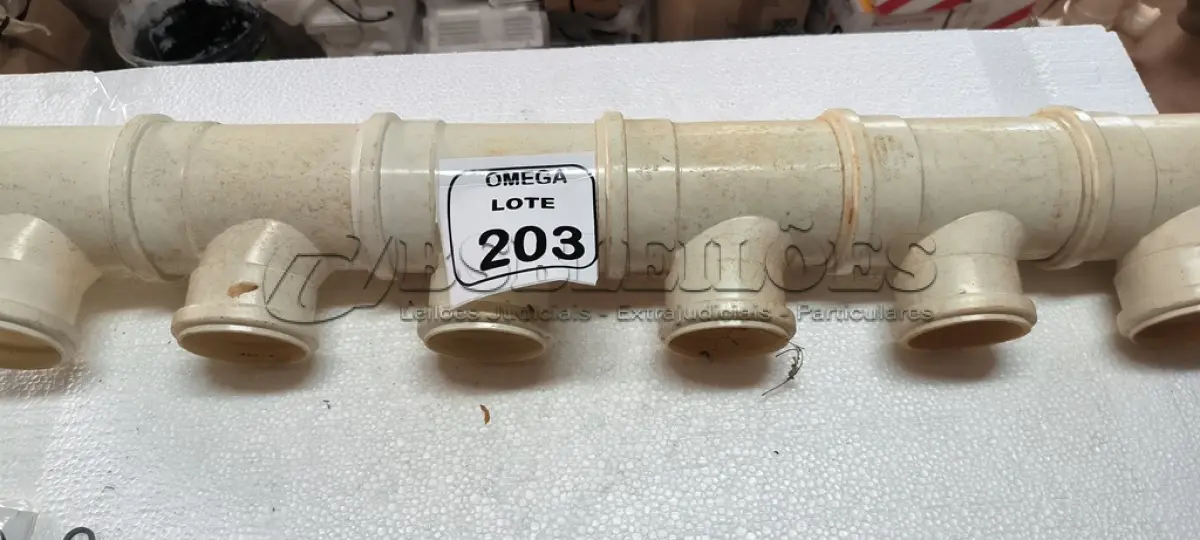 LOTE 203 - 06 TÊS SOLD. COM REDUÇÃO - Ø 100 X 75MM - P/ ESGOTO. (NO ESTADO EM QUE SE ENCONTRA. SUJEITO A AVARIAS OCULTAS/VISÍVEIS.)