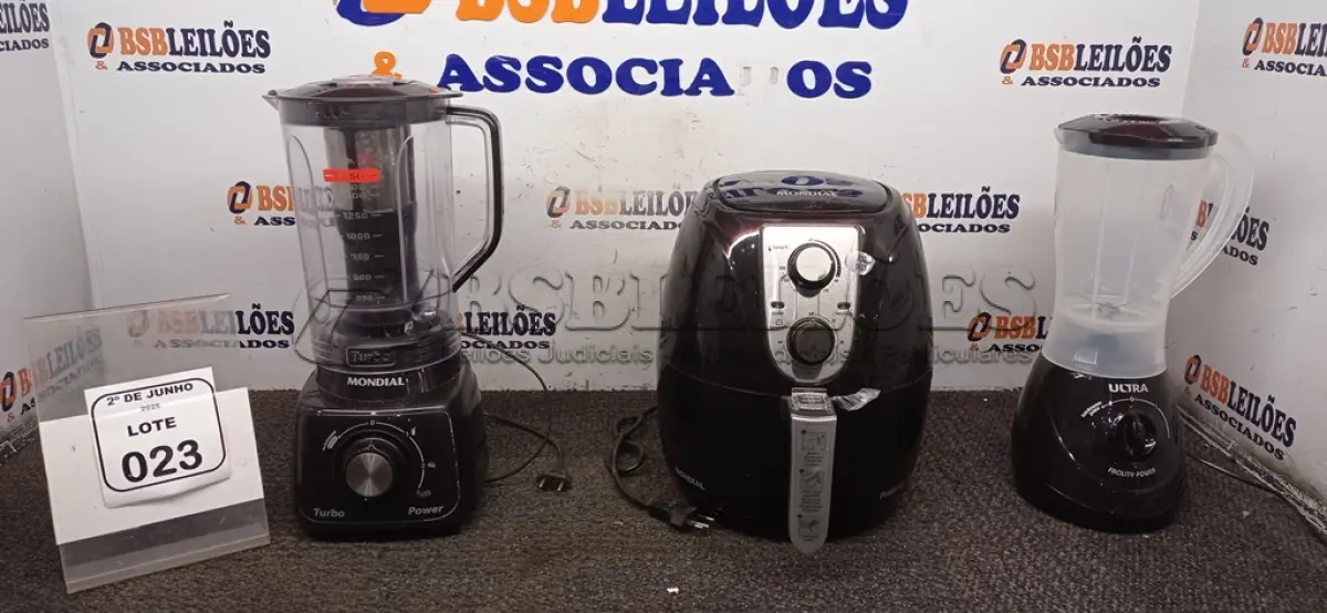 LOTE 023 - 01 AIR FRYER 3,2L 220V MARCA MONDIAL E 02 LIQUIDIFICADORES 220V MONDIAL. (NO ESTADO) ATENÇÃO! FAZER A VISITAÇÃO ANTES DE ARREMATAR, NÃO SABEMOS SE FUNCIONA, LEILÃO NÃO TEM GARANTIA E NEM DEVOLUÇÃO, SUJEITO A POSSÍVEIS AVARIAS VISÍVEIS/OCULTAS E/OU AUSÊNCIA DE COMPONENTES.