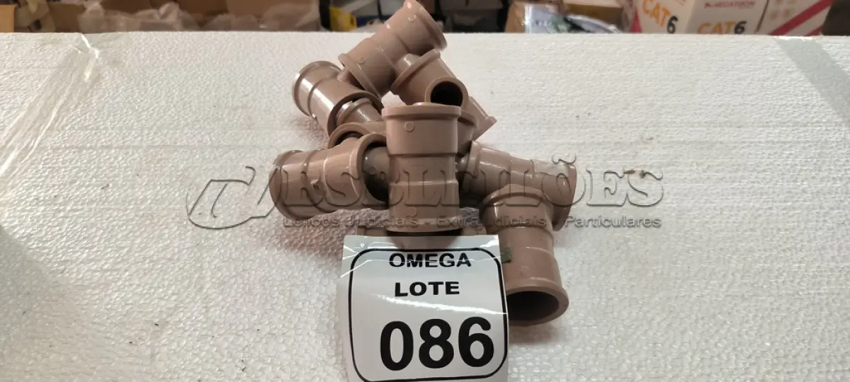 LOTE 086 - 10 TÊS COM REDUÇÃO, SOLD. Ø 40 X 25MM PVC MARROM. (NO ESTADO EM QUE SE ENCONTRA. SUJEITO A AVARIAS OCULTAS/VISÍVEIS.)