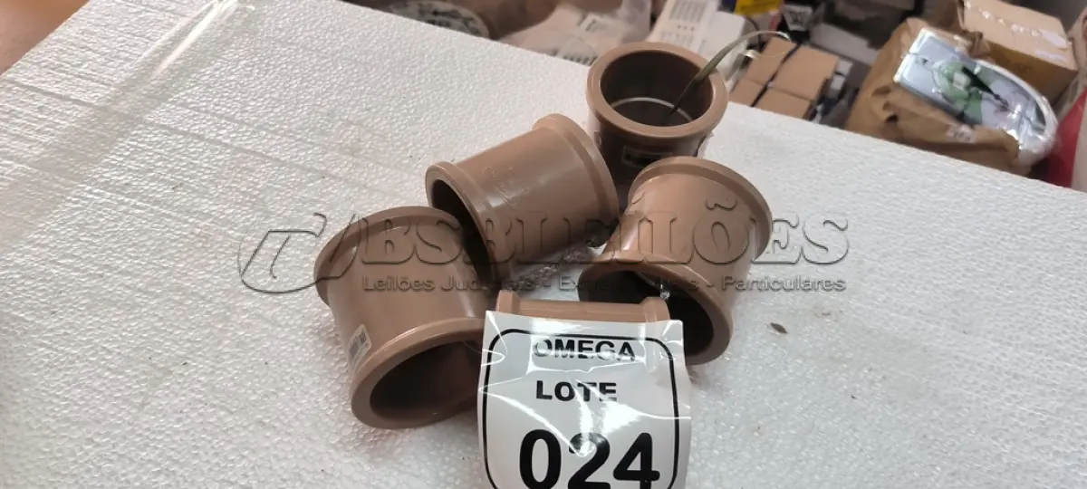 LOTE 024 - 05 LUVAS SOLDÁVEIS Ø 75MM - PVC MARROM. (NO ESTADO EM QUE SE ENCONTRA. SUJEITO A AVARIAS OCULTAS/VISÍVEIS.)
