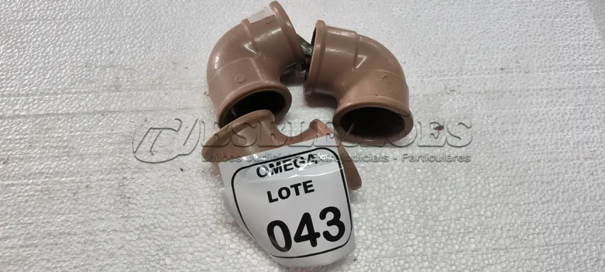 LOTE 043 - 03 JOELHOS 90º SOLD. Ø 60MM - PVC MARROM. (NO ESTADO EM QUE SE ENCONTRA. SUJEITO A AVARIAS OCULTAS/VISÍVEIS.)