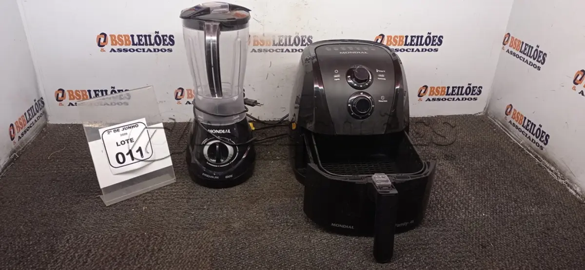 LOTE 011 - 01AIR FRYER 4L 220V MARCA MONDIAL E 01 LIQUIDIFICADOR 220V MARCA MONDIAL. (NO ESTADO) ATENÇÃO! FAZER A VISITAÇÃO ANTES DE ARREMATAR, NÃO SABEMOS SE FUNCIONA, LEILÃO NÃO TEM GARANTIA E NEM DEVOLUÇÃO, SUJEITO A POSSÍVEIS AVARIAS VISÍVEIS/OCULTAS E/OU AUSÊNCIA DE COMPONENTES.