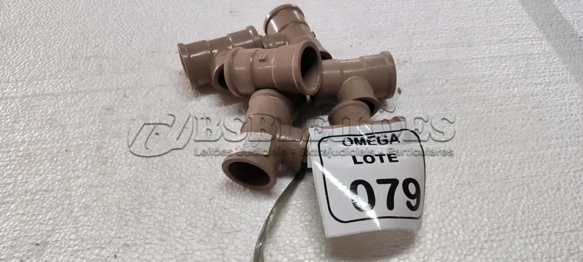 LOTE 079 - 06 TÊS COM REDUÇÃO, SOLD. Ø 40 X 32MM PVC MARROM. (NO ESTADO EM QUE SE ENCONTRA. SUJEITO A AVARIAS OCULTAS/VISÍVEIS.)