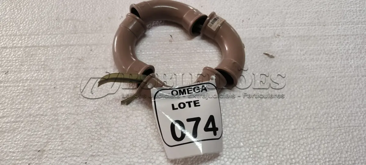 LOTE 074 - 04 CURVAS LONGAS SOLD. Ø 32MM - PVC MARROM. (NO ESTADO EM QUE SE ENCONTRA. SUJEITO A AVARIAS OCULTAS/VISÍVEIS.)