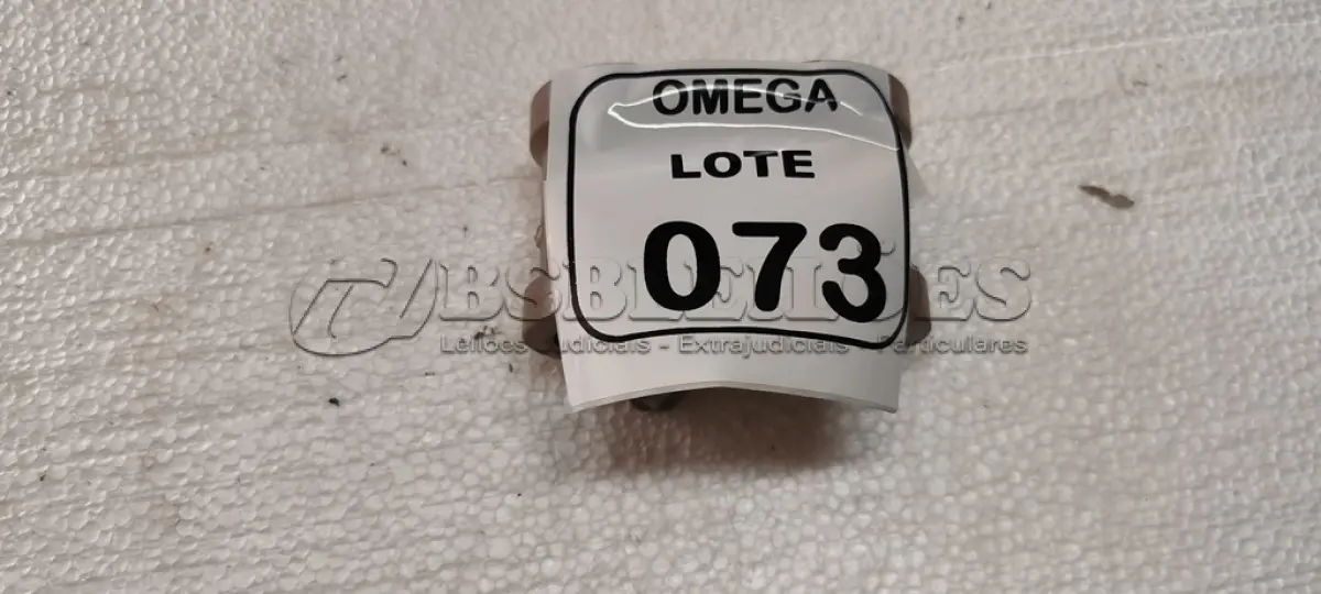 LOTE 073 - 02 LUVAS DE CORRER COM ANEL Ø 40MM PVC MARROM. (NO ESTADO EM QUE SE ENCONTRA. SUJEITO A AVARIAS OCULTAS/VISÍVEIS.)