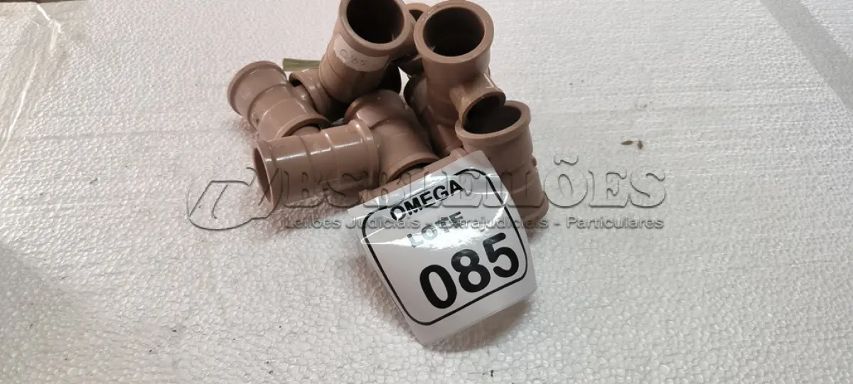 LOTE 085 - 10 TÊS COM REDUÇÃO, SOLD. Ø 40 X 25MM PVC MARROM. (NO ESTADO EM QUE SE ENCONTRA. SUJEITO A AVARIAS OCULTAS/VISÍVEIS.)