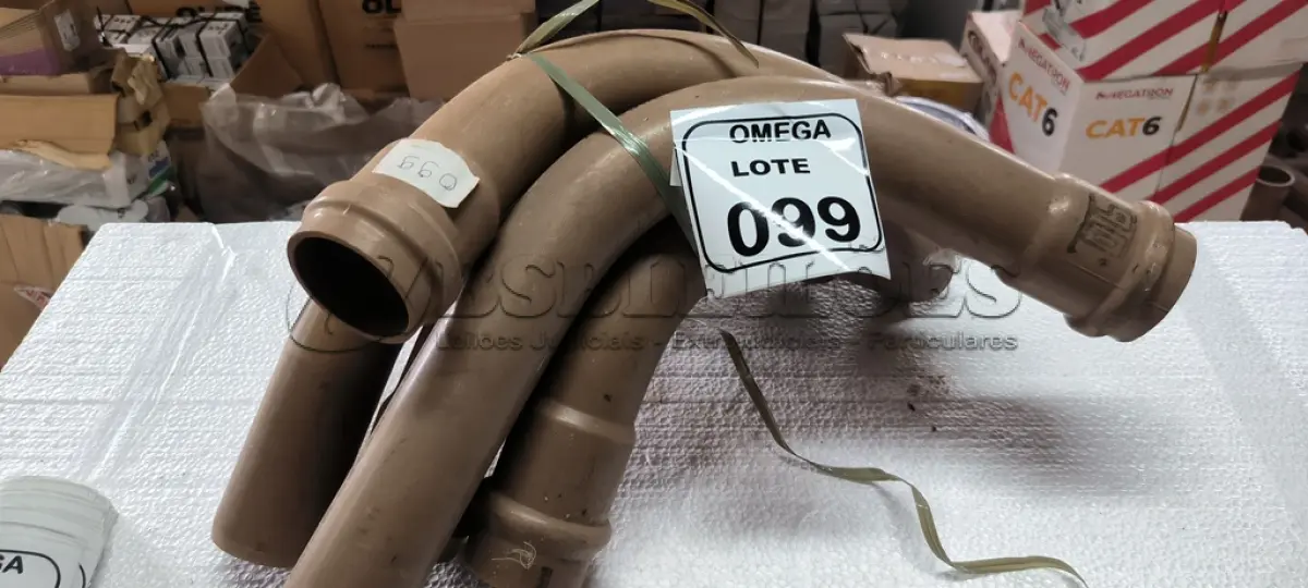 LOTE 099 - 05 CURVAS LONGAS 90º SOLD. Ø 60 - PVC MARROM. (NO ESTADO EM QUE SE ENCONTRA. SUJEITO A AVARIAS OCULTAS/VISÍVEIS.)