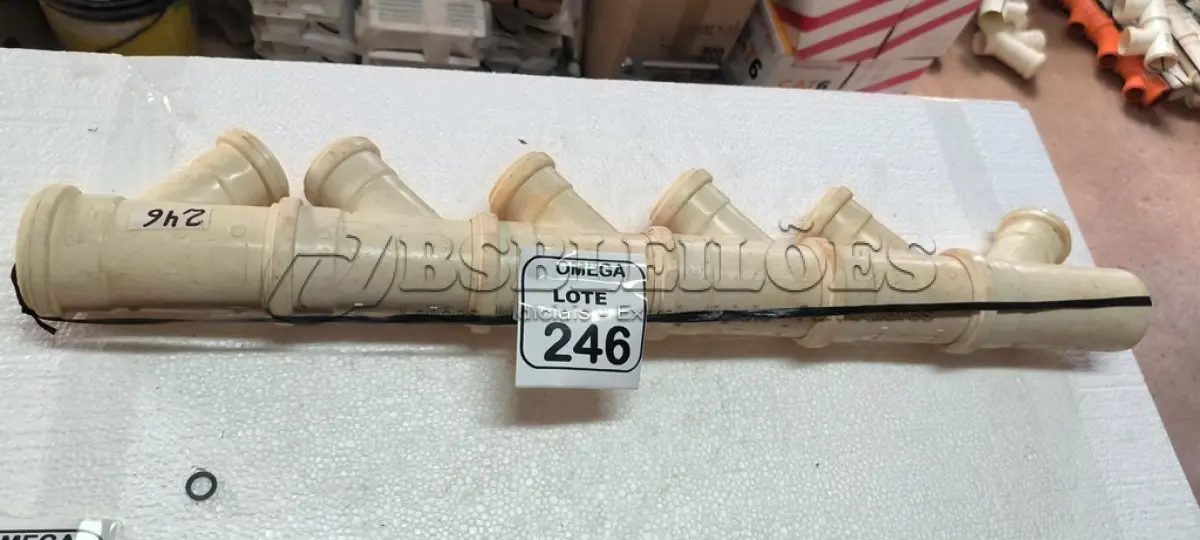 LOTE 246 - 06 JUNÇÕES "Y" PVC SOLD. COM REDUÇÃO - Ø 75 X 50MM. (NO ESTADO EM QUE SE ENCONTRA. SUJEITO A AVARIAS OCULTAS/VISÍVEIS.)