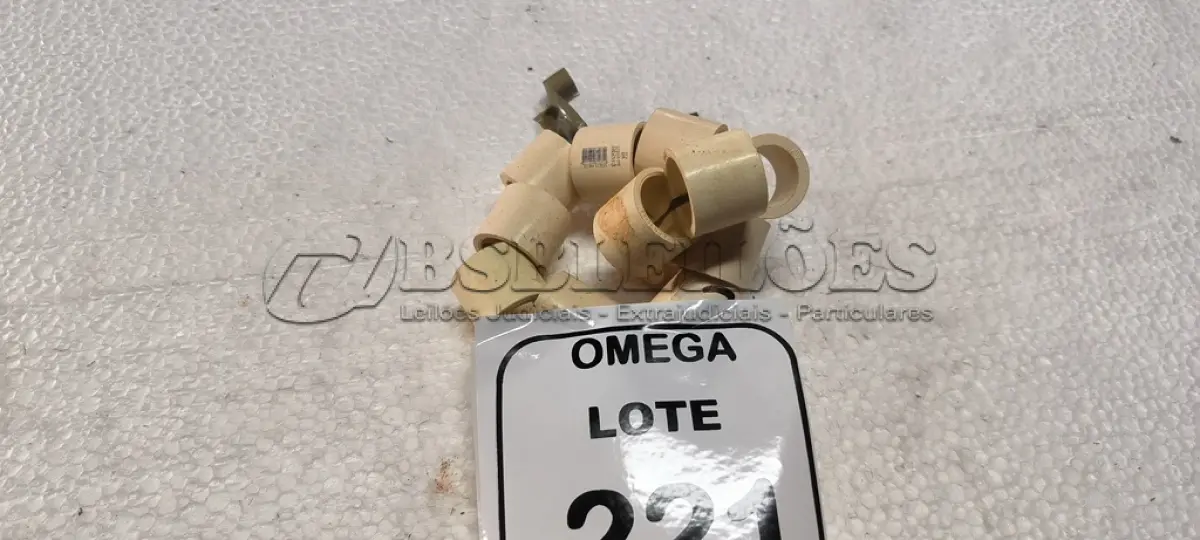LOTE 221 - 13 BUCHAS DE REDUÇÃO CPVC - Ø 28 X 22. (NO ESTADO EM QUE SE ENCONTRA. SUJEITO A AVARIAS OCULTAS/VISÍVEIS.)