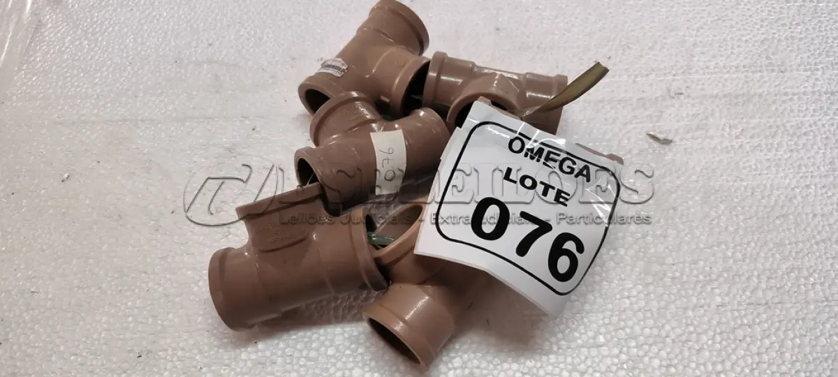LOTE 076 - 06 TÊS SOLD. Ø 40MM PVC MARROM. (NO ESTADO EM QUE SE ENCONTRA. SUJEITO A AVARIAS OCULTAS/VISÍVEIS.)