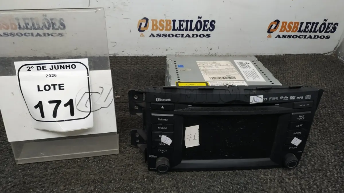 LOTE 171 - 01 APARELHO DE SOM MULTIMIDIA AUTOMOTIVO. (NO ESTADO) ATENÇÃO! FAZER A VISITAÇÃO ANTES DE ARREMATAR, NÃO SABEMOS SE FUNCIONA, LEILÃO NÃO TEM GARANTIA E NEM DEVOLUÇÃO, SUJEITO A POSSÍVEIS AVARIAS VISÍVEIS/OCULTAS E/OU AUSÊNCIA DE COMPONENTES.
