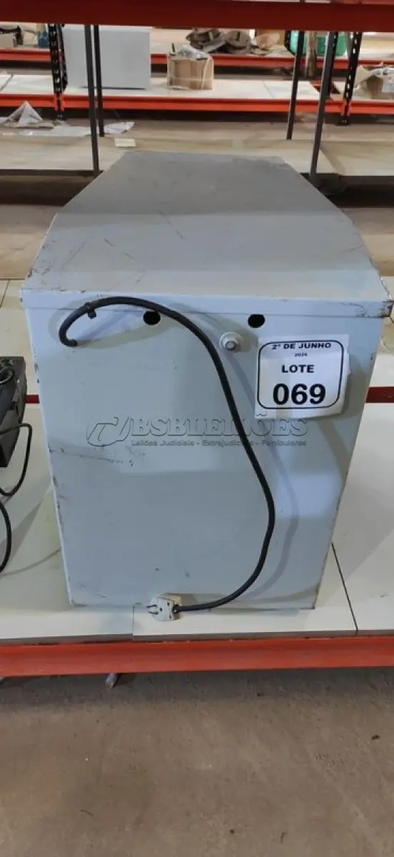 LOTE 069 - 01 BATEDEIRA INDUSTRIAL MARCA MOEMA. (NO ESTADO) ATENÇÃO! FAZER A VISITAÇÃO ANTES DE ARREMATAR, NÃO SABEMOS SE FUNCIONA, LEILÃO NÃO TEM GARANTIA E NEM DEVOLUÇÃO, SUJEITO A POSSÍVEIS AVARIAS VISÍVEIS/OCULTAS E/OU AUSÊNCIA DE COMPONENTES.