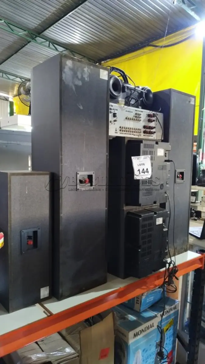 LOTE 144 - 01 RECEIVER MODELO STR-K1500 COM 05 CAIXAS DE SOM MARCA SONY E 01 MICRO SYSTEM. (NO ESTADO) ATENÇÃO! FAZER A VISITAÇÃO ANTES DE ARREMATAR, NÃO SABEMOS SE FUNCIONA, LEILÃO NÃO TEM GARANTIA E NEM DEVOLUÇÃO, SUJEITO A POSSÍVEIS AVARIAS VISÍVEIS/OCULTAS E/OU AUSÊNCIA DE COMPONENTES.