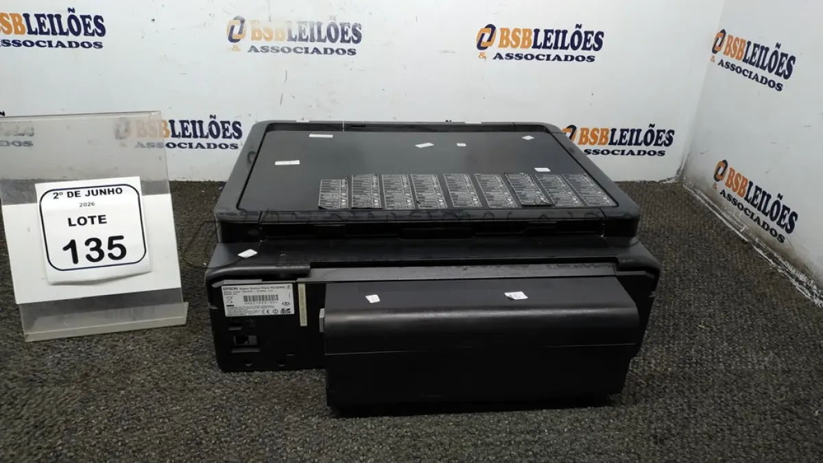 LOTE 135 - 01 IMPRESSORA MODELO PX720WD MARCA EPSON. (NO ESTADO) ATENÇÃO! FAZER A VISITAÇÃO ANTES DE ARREMATAR, NÃO SABEMOS SE FUNCIONA, LEILÃO NÃO TEM GARANTIA E NEM DEVOLUÇÃO, SUJEITO A POSSÍVEIS AVARIAS VISÍVEIS/OCULTAS E/OU AUSÊNCIA DE COMPONENTES.
