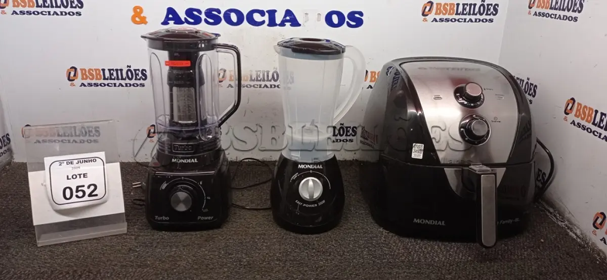 LOTE 052 - 01 AIR FRYER 8L 220V MARCA MONDIAL E 02 LIQUIDIFICADORES 220V MARCA MONDIAL. (NO ESTADO) ATENÇÃO! FAZER A VISITAÇÃO ANTES DE ARREMATAR, NÃO SABEMOS SE FUNCIONA, LEILÃO NÃO TEM GARANTIA E NEM DEVOLUÇÃO, SUJEITO A POSSÍVEIS AVARIAS VISÍVEIS/OCULTAS E/OU AUSÊNCIA DE COMPONENTES.