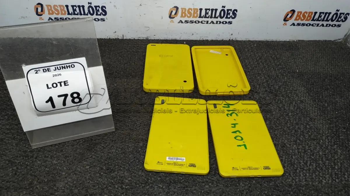 LOTE 178 - 02 TABLETS MARCA CCE PARA RETIRADA DE PEÇAS. (NO ESTADO) ATENÇÃO! FAZER A VISITAÇÃO ANTES DE ARREMATAR, NÃO SABEMOS SE FUNCIONA, LEILÃO NÃO TEM GARANTIA E NEM DEVOLUÇÃO, SUJEITO A POSSÍVEIS AVARIAS VISÍVEIS/OCULTAS E/OU AUSÊNCIA DE COMPONENTES.