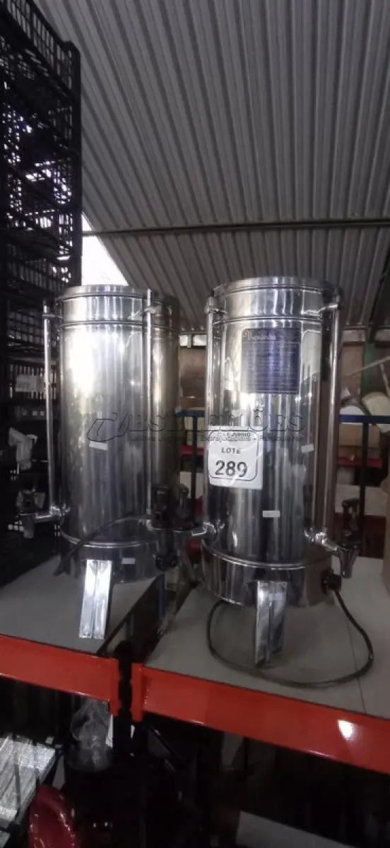 LOTE 289 - 02 CAFETERIAS INDUSTRIAIS EM INOX. (NO ESTADO) ATENÇÃO! FAZER A VISITAÇÃO ANTES DE ARREMATAR, NÃO SABEMOS SE FUNCIONA, LEILÃO NÃO TEM GARANTIA E NEM DEVOLUÇÃO, SUJEITO A POSSÍVEIS AVARIAS VISÍVEIS/OCULTAS E/OU AUSÊNCIA DE COMPONENTES.