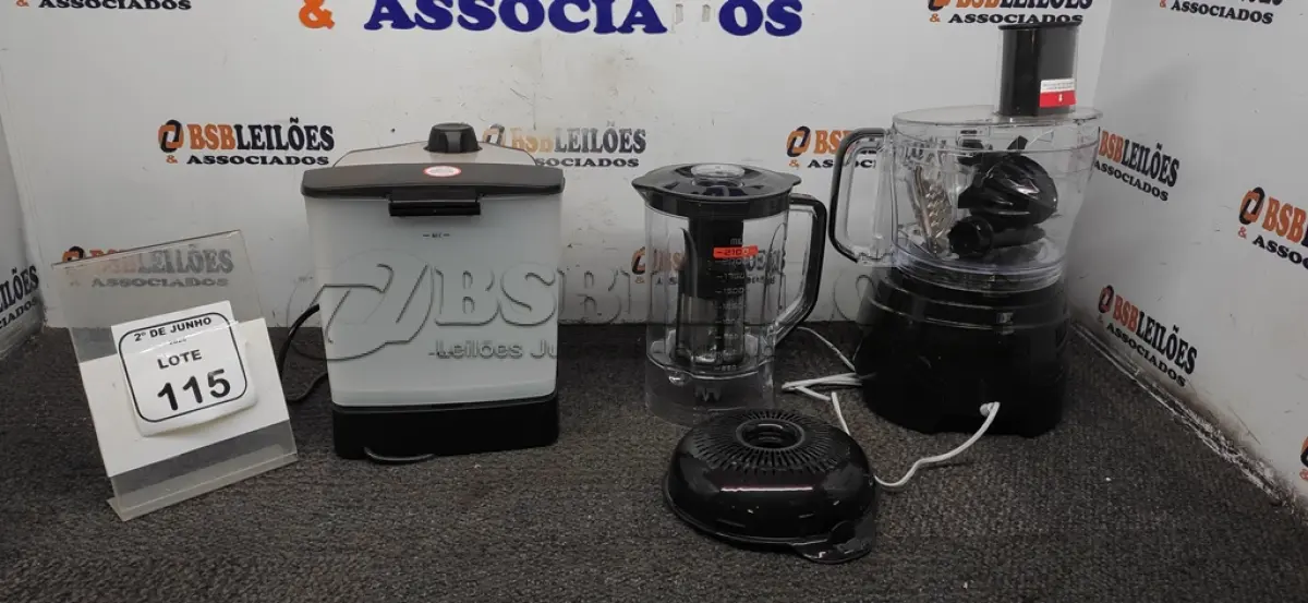 LOTE 115 - 01 MÁQUINA DE CAFÉ EXPRESSO 220V MARCA MONDIAL E 01 LIQUIDIFICADOR MODELO TURBO MASTER 220V MARCA MONDIAL. (NO ESTADO) ATENÇÃO! FAZER A VISITAÇÃO ANTES DE ARREMATAR, NÃO SABEMOS SE FUNCIONA, LEILÃO NÃO TEM GARANTIA E NEM DEVOLUÇÃO, SUJEITO A POSSÍVEIS AVARIAS VISÍVEIS/OCULTAS E/OU AUSÊNCIA DE COMPONENTES.