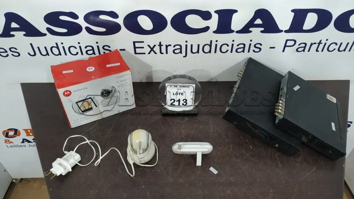 LOTE 213 - 01 BABÁ ELETRÔNICA 3.5’’ MARCA MOTOROLA E 02 APARELHOS DVR MARCA INTELBRAS. (NO ESTADO) ATENÇÃO! FAZER A VISITAÇÃO ANTES DE ARREMATAR, NÃO SABEMOS SE FUNCIONA, LEILÃO NÃO TEM GARANTIA E NEM DEVOLUÇÃO, SUJEITO A POSSÍVEIS AVARIAS VISÍVEIS/OCULTAS E/OU AUSÊNCIA DE COMPONENTES.