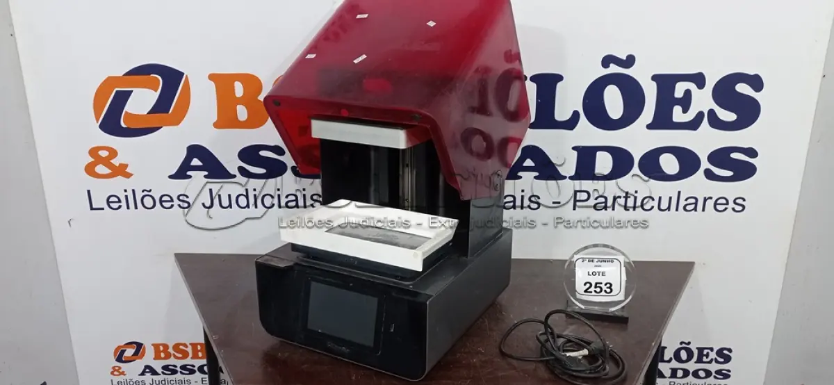 LOTE 253 - 01 IMPRESSORA 3D. (NO ESTADO) ATENÇÃO! FAZER A VISITAÇÃO ANTES DE ARREMATAR, NÃO SABEMOS SE FUNCIONA, LEILÃO NÃO TEM GARANTIA E NEM DEVOLUÇÃO, SUJEITO A POSSÍVEIS AVARIAS VISÍVEIS/OCULTAS E/OU AUSÊNCIA DE COMPONENTES.