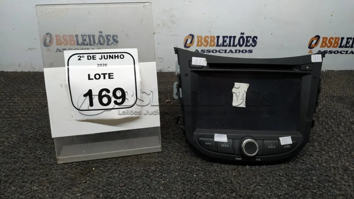 LOTE 169 - 01 APARELHO DE SOM MULTIMIDIA AUTOMOTIVO. (NO ESTADO) ATENÇÃO! FAZER A VISITAÇÃO ANTES DE ARREMATAR, NÃO SABEMOS SE FUNCIONA, LEILÃO NÃO TEM GARANTIA E NEM DEVOLUÇÃO, SUJEITO A POSSÍVEIS AVARIAS VISÍVEIS/OCULTAS E/OU AUSÊNCIA DE COMPONENTES.