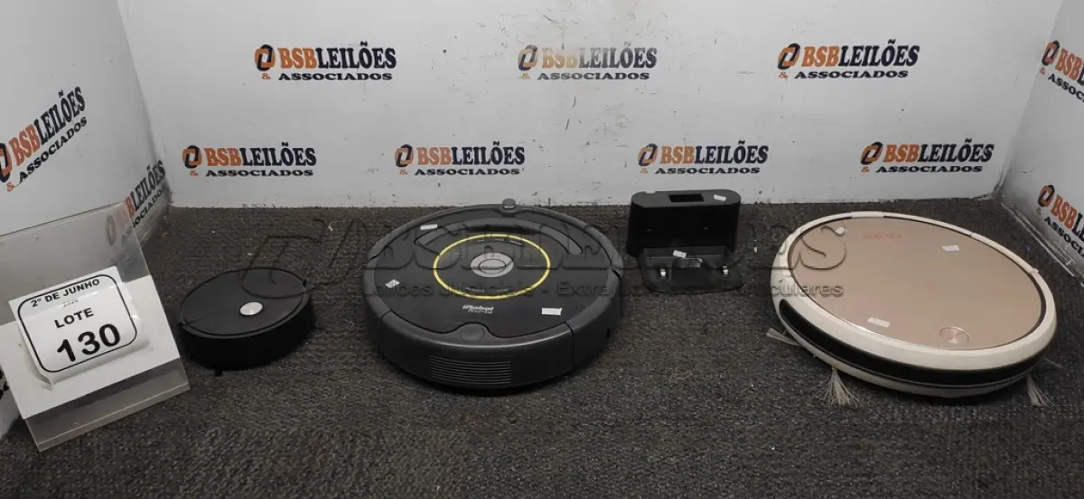 LOTE 130 - 03 ASPIRADORES ROBÔ DE MARCAS E MODELOS DIVERSOS. (NO ESTADO) ATENÇÃO! FAZER A VISITAÇÃO ANTES DE ARREMATAR, NÃO SABEMOS SE FUNCIONA, LEILÃO NÃO TEM GARANTIA E NEM DEVOLUÇÃO, SUJEITO A POSSÍVEIS AVARIAS VISÍVEIS/OCULTAS E/OU AUSÊNCIA DE COMPONENTES.