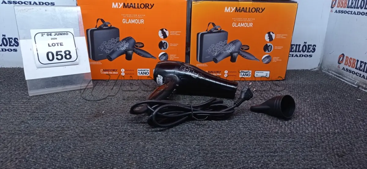 LOTE 058 - 03 SECADORES DE CABELO 220V COM MALETA E 01 SECADOR DE CABELO 110V MARCA MALLORY. (NO ESTADO) ATENÇÃO! FAZER A VISITAÇÃO ANTES DE ARREMATAR, NÃO SABEMOS SE FUNCIONA, LEILÃO NÃO TEM GARANTIA E NEM DEVOLUÇÃO, SUJEITO A POSSÍVEIS AVARIAS VISÍVEIS/OCULTAS E/OU AUSÊNCIA DE COMPONENTES.