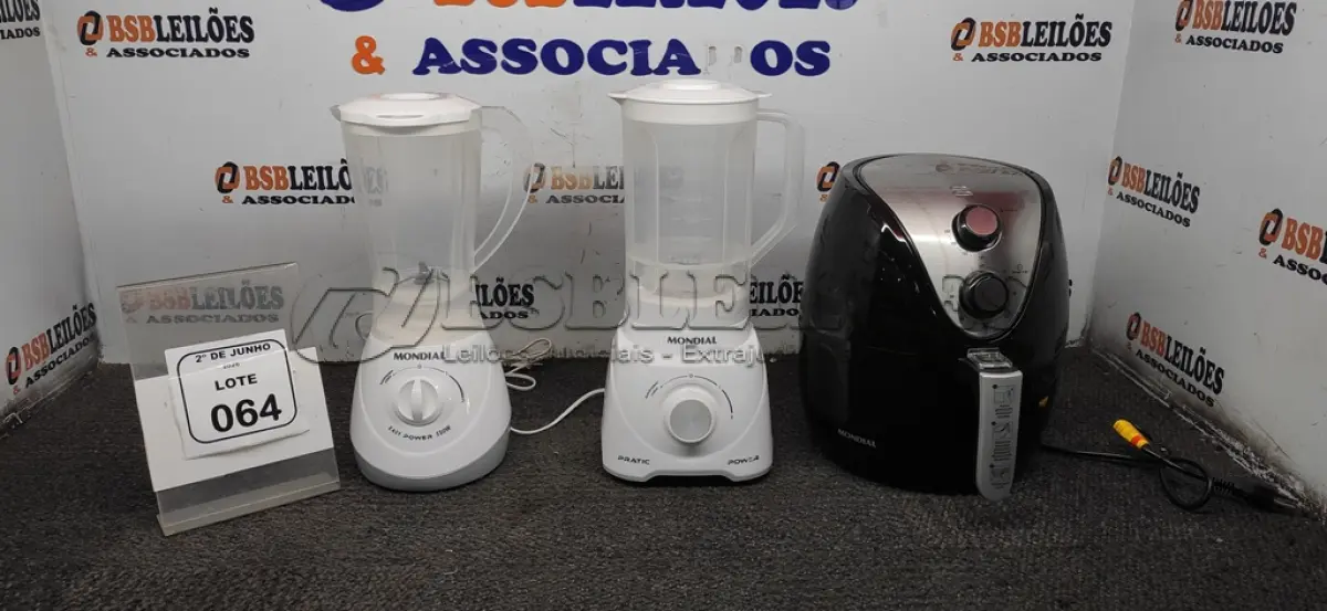 LOTE 064 - 01 AIR FRYER 220V MARCA MONDIAL E 02 LIQUIDIFICADORES 220V MARCA MONDIAL. (NO ESTADO) ATENÇÃO! FAZER A VISITAÇÃO ANTES DE ARREMATAR, NÃO SABEMOS SE FUNCIONA, LEILÃO NÃO TEM GARANTIA E NEM DEVOLUÇÃO, SUJEITO A POSSÍVEIS AVARIAS VISÍVEIS/OCULTAS E/OU AUSÊNCIA DE COMPONENTES.