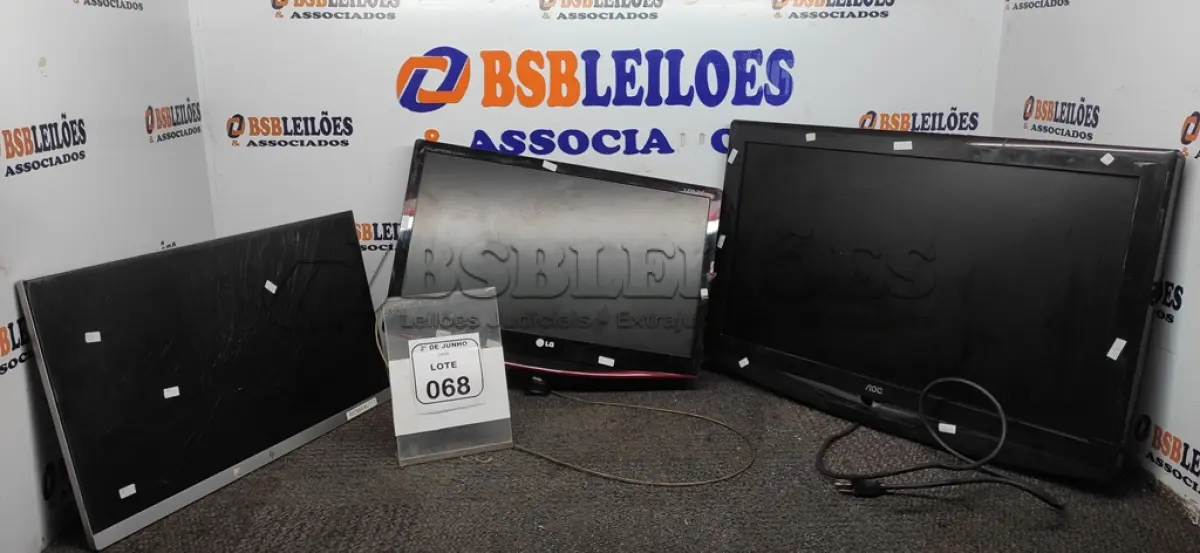 LOTE 068 - 03 MONITORES DE MARCAS E MODELOS DIVERSOS. (NO ESTADO) ATENÇÃO! FAZER A VISITAÇÃO ANTES DE ARREMATAR, NÃO SABEMOS SE FUNCIONA, LEILÃO NÃO TEM GARANTIA E NEM DEVOLUÇÃO, SUJEITO A POSSÍVEIS AVARIAS VISÍVEIS/OCULTAS E/OU AUSÊNCIA DE COMPONENTES.
