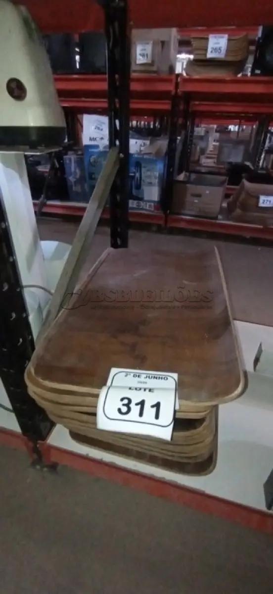 LOTE 311 - 20 PLACAS DE MADEIRA. (NO ESTADO) ATENÇÃO! FAZER A VISITAÇÃO ANTES DE ARREMATAR, NÃO SABEMOS SE FUNCIONA, LEILÃO NÃO TEM GARANTIA E NEM DEVOLUÇÃO, SUJEITO A POSSÍVEIS AVARIAS VISÍVEIS/OCULTAS E/OU AUSÊNCIA DE COMPONENTES.
