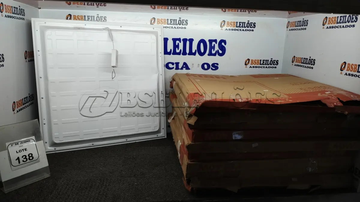 LOTE 138 - 09 LUMINÁRIAS DE EMBUTIR DE 40W MARCA KIAN. (NO ESTADO) ATENÇÃO! FAZER A VISITAÇÃO ANTES DE ARREMATAR, NÃO SABEMOS SE FUNCIONA, LEILÃO NÃO TEM GARANTIA E NEM DEVOLUÇÃO, SUJEITO A POSSÍVEIS AVARIAS VISÍVEIS/OCULTAS E/OU AUSÊNCIA DE COMPONENTES.