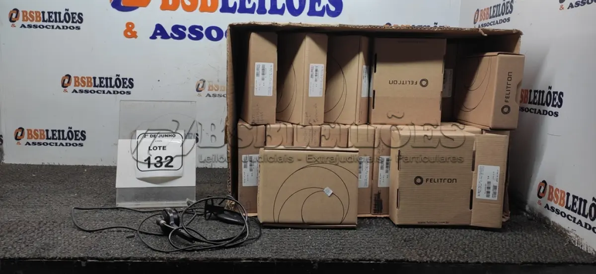 LOTE 132 - 01 LOTE COM GRANDE QUANTIDADE DE HEADSET MARCA FELITRON. (NO ESTADO) ATENÇÃO! FAZER A VISITAÇÃO ANTES DE ARREMATAR, NÃO SABEMOS SE FUNCIONA, LEILÃO NÃO TEM GARANTIA E NEM DEVOLUÇÃO, SUJEITO A POSSÍVEIS AVARIAS VISÍVEIS/OCULTAS E/OU AUSÊNCIA DE COMPONENTES.