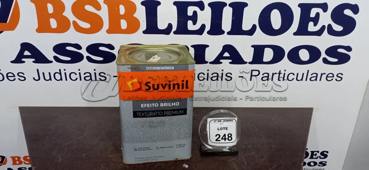LOTE 248 - 01 LATA DE TEXTURA TEXTURATTO PREMIUM 28KG EXTERIOR/INTERIOR COR EFEITO BRILHO PRETO MARCA SUVINIL. (NO ESTADO) ATENÇÃO! FAZER A VISITAÇÃO ANTES DE ARREMATAR, NÃO SABEMOS SE FUNCIONA, LEILÃO NÃO TEM GARANTIA E NEM DEVOLUÇÃO, SUJEITO A POSSÍVEIS AVARIAS VISÍVEIS/OCULTAS E/OU AUSÊNCIA DE COMPONENTES.