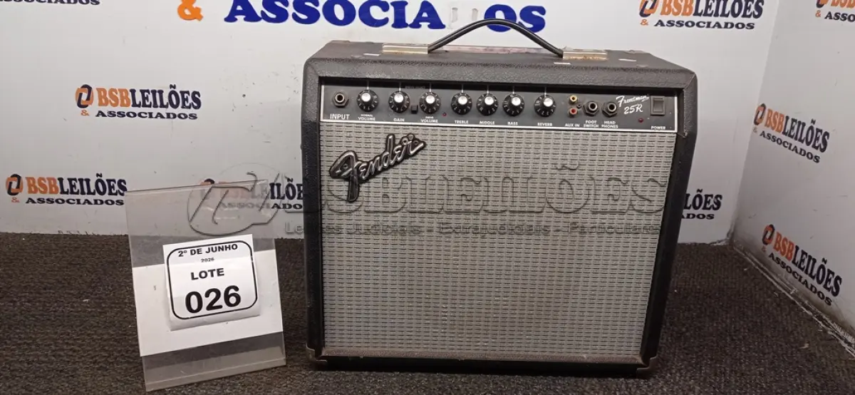LOTE 026 - 01 AMPLIFICADOR 110V MARCA FENDER. (NO ESTADO) ATENÇÃO! FAZER A VISITAÇÃO ANTES DE ARREMATAR, NÃO SABEMOS SE FUNCIONA, LEILÃO NÃO TEM GARANTIA E NEM DEVOLUÇÃO, SUJEITO A POSSÍVEIS AVARIAS VISÍVEIS/OCULTAS E/OU AUSÊNCIA DE COMPONENTES.