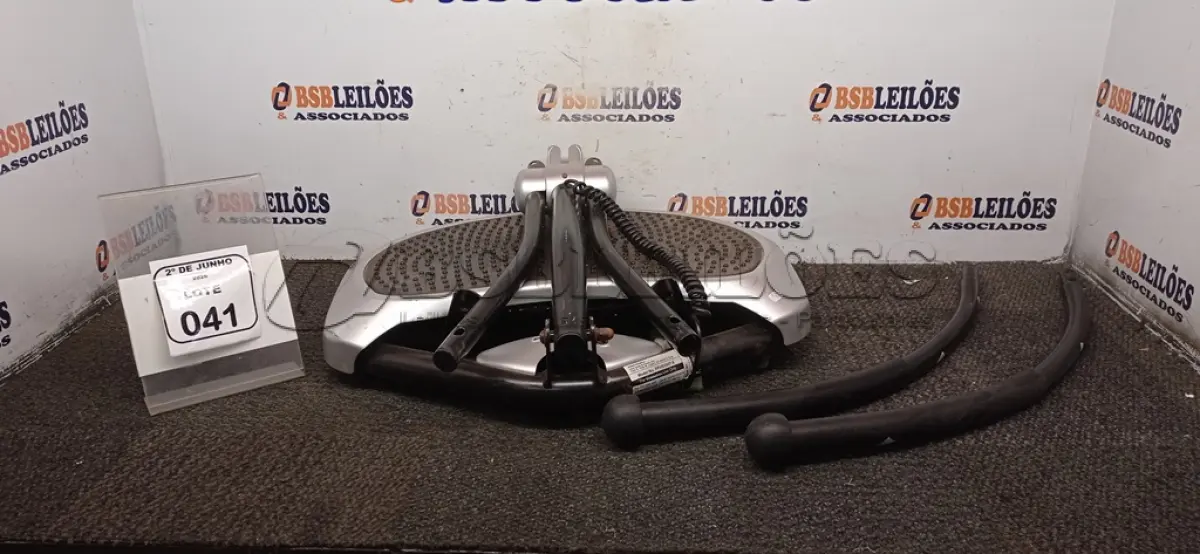 LOTE 041 - 01 PLATAFORMA VIBRATÓRIA MARCA PRO-FORM. (NO ESTADO) ATENÇÃO! FAZER A VISITAÇÃO ANTES DE ARREMATAR, NÃO SABEMOS SE FUNCIONA, LEILÃO NÃO TEM GARANTIA E NEM DEVOLUÇÃO, SUJEITO A POSSÍVEIS AVARIAS VISÍVEIS/OCULTAS E/OU AUSÊNCIA DE COMPONENTES.