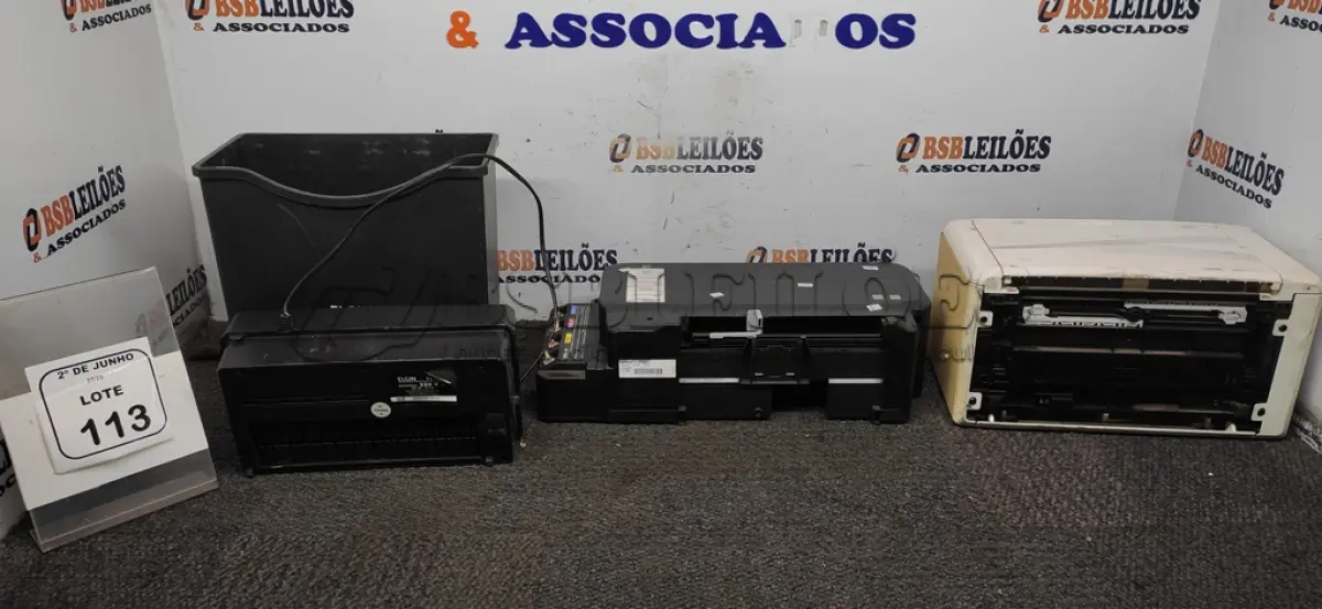LOTE 113 - 01 FRAGMENTADORA DE PAPEL MARCA ELGIN, 01 IMPRESSORA MODELO L120 E 01 IMPRESSORA MODELO 3040 MARCA XEROX. (NO ESTADO) ATENÇÃO! FAZER A VISITAÇÃO ANTES DE ARREMATAR, NÃO SABEMOS SE FUNCIONA, LEILÃO NÃO TEM GARANTIA E NEM DEVOLUÇÃO, SUJEITO A POSSÍVEIS AVARIAS VISÍVEIS/OCULTAS E/OU AUSÊNCIA DE COMPONENTES.