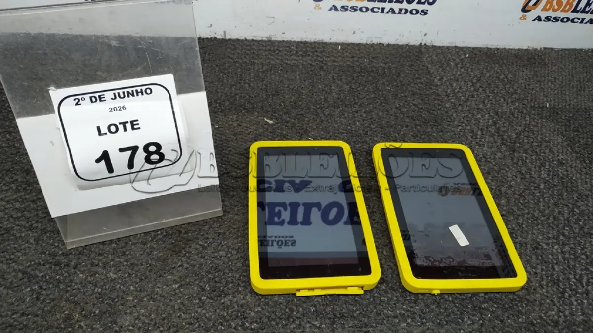 LOTE 178 - 02 TABLETS MARCA CCE PARA RETIRADA DE PEÇAS. (NO ESTADO) ATENÇÃO! FAZER A VISITAÇÃO ANTES DE ARREMATAR, NÃO SABEMOS SE FUNCIONA, LEILÃO NÃO TEM GARANTIA E NEM DEVOLUÇÃO, SUJEITO A POSSÍVEIS AVARIAS VISÍVEIS/OCULTAS E/OU AUSÊNCIA DE COMPONENTES.
